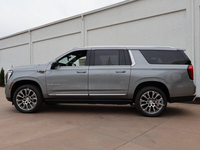 New 2026 GMC Yukon XL Denali w/ Denali Reserve Package AWD/4WD image 2