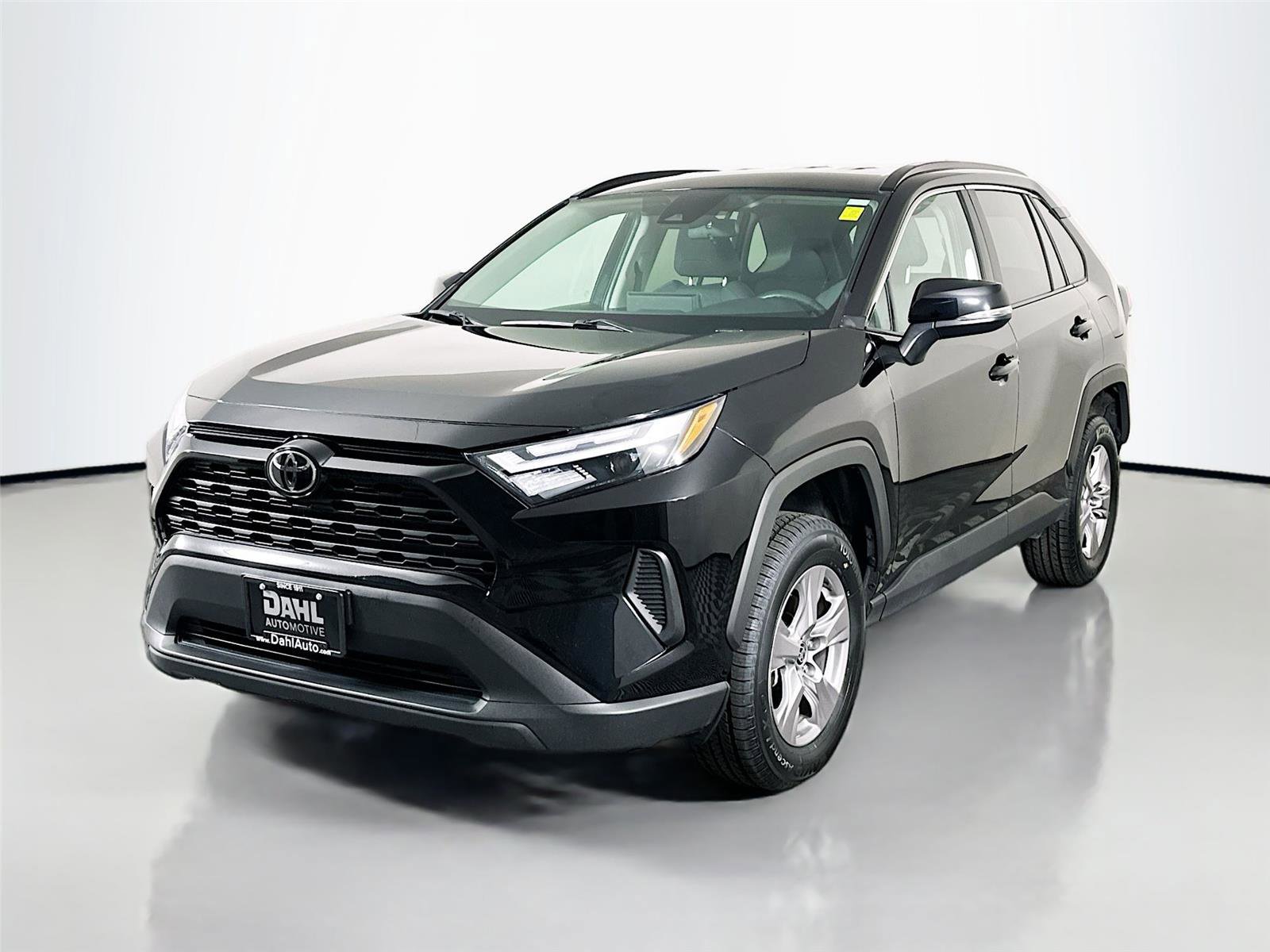 Certified 2025 Toyota RAV4 XLE AWD/4WD image 4