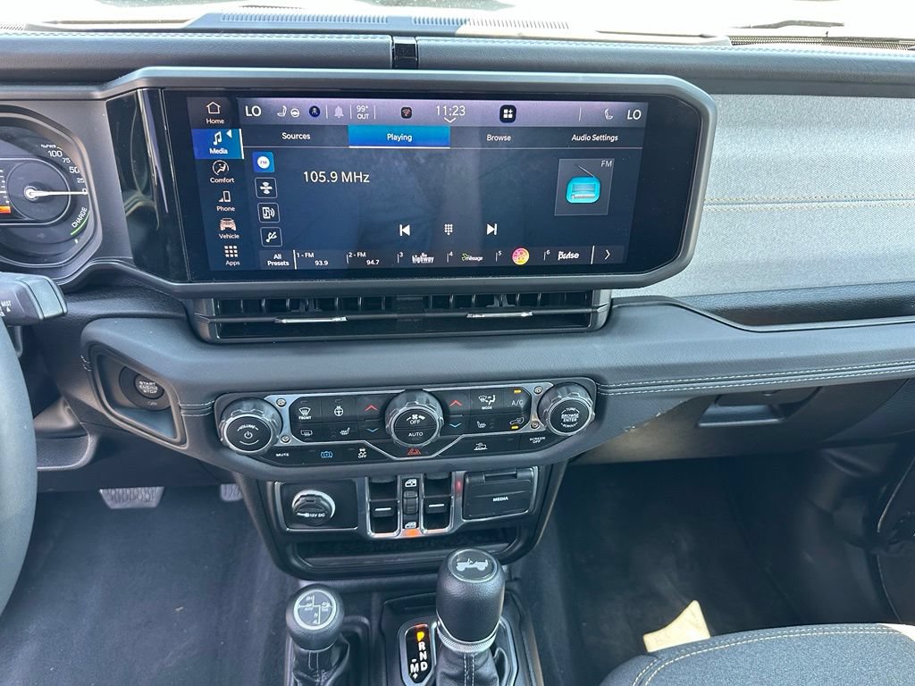 Used 2025 Jeep Wrangler Unlimited Sahara AWD/4WD image 25
