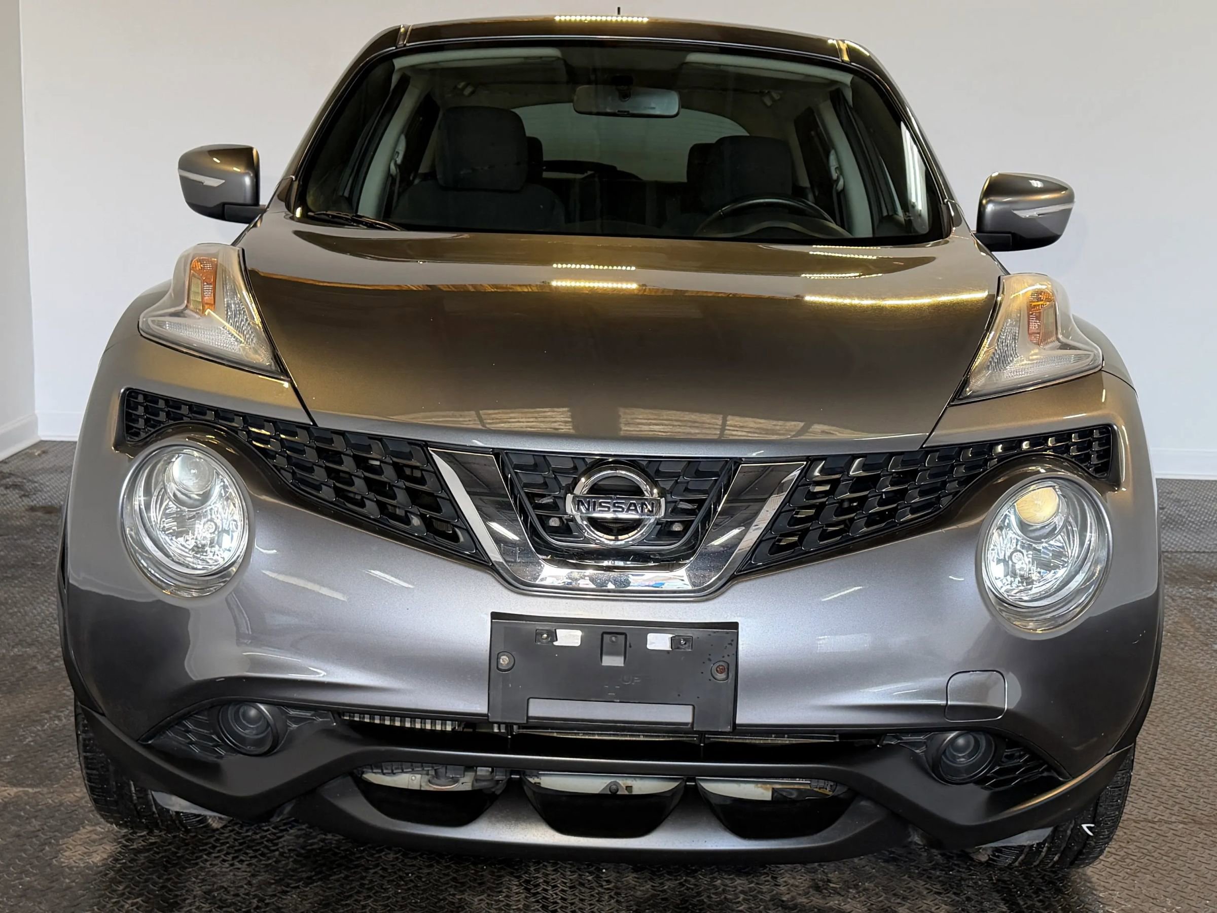 Used 2015 Nissan Juke SV FWD image 3