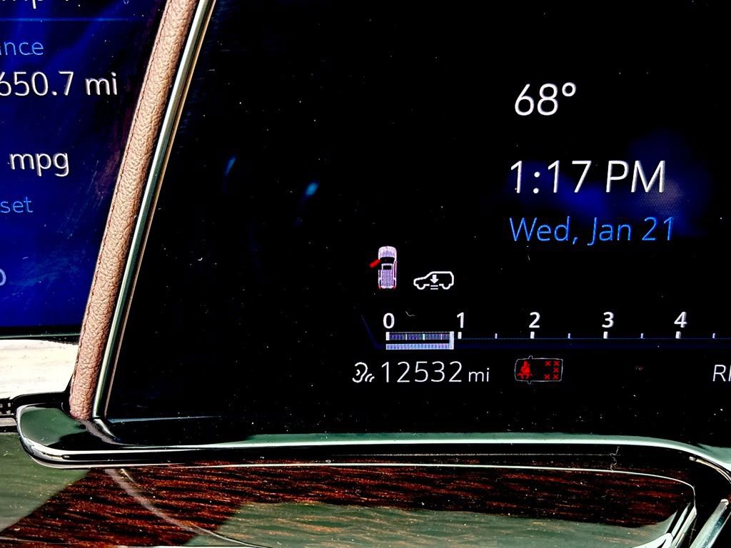 Used 2024 Cadillac Escalade ESV Sport Platinum w/ Heavy-Duty Trailer Package image 25