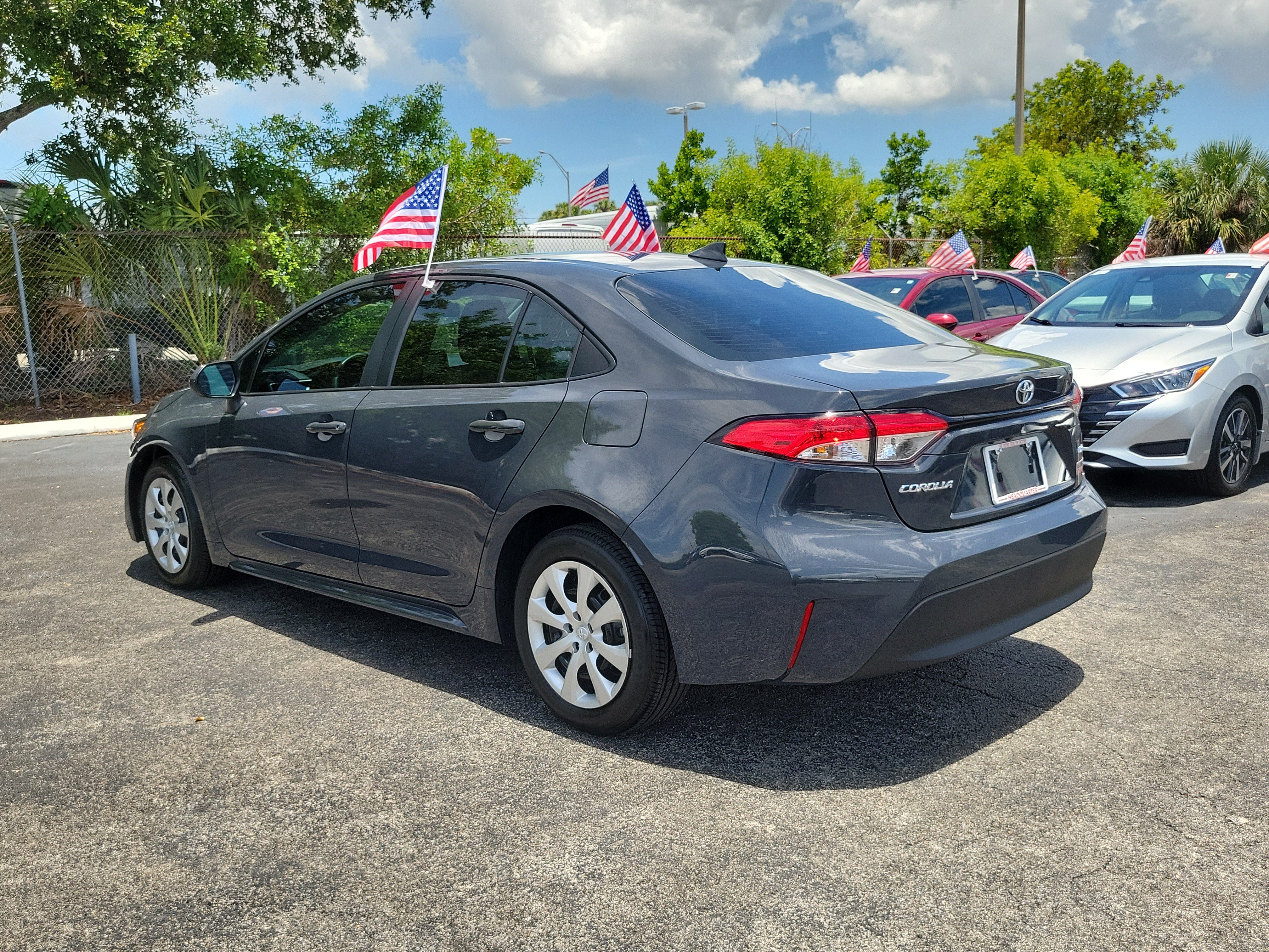 Used 2025 Toyota Corolla LE w/ Convenience Package FWD image 8
