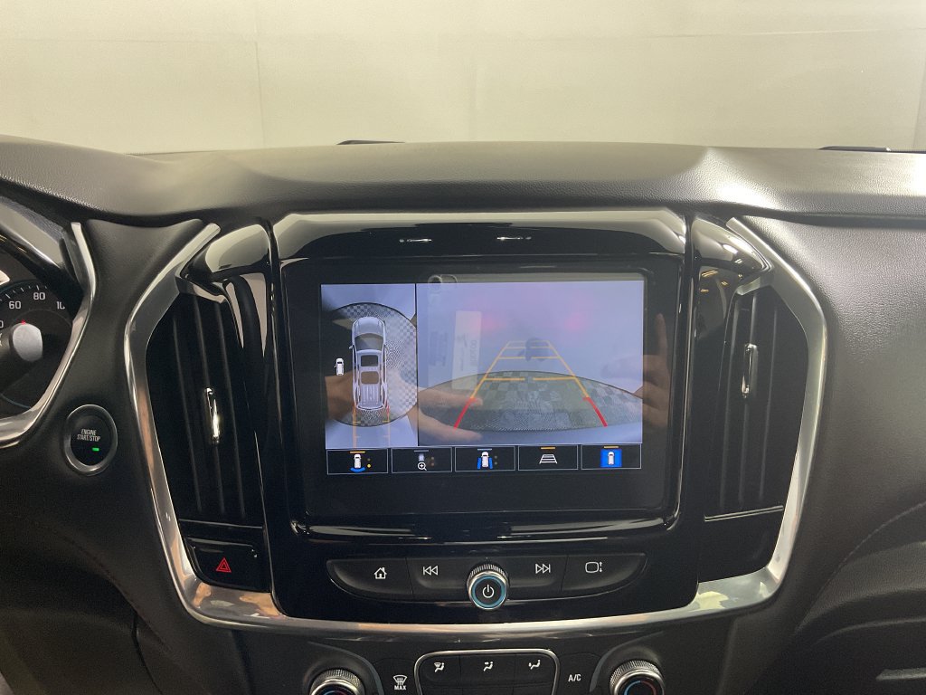 Used 2023 Chevrolet Traverse RS FWD image 29