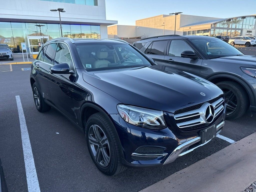Used 2018 Mercedes-Benz GLC 300 4MATIC image 3