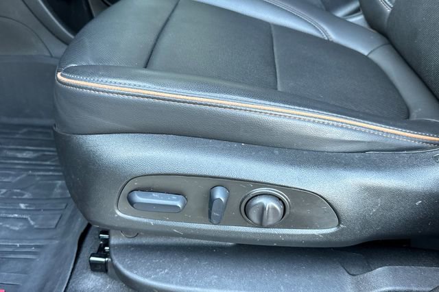 Used 2023 GMC Acadia AT4 w/ Technology Package AWD/4WD image 13