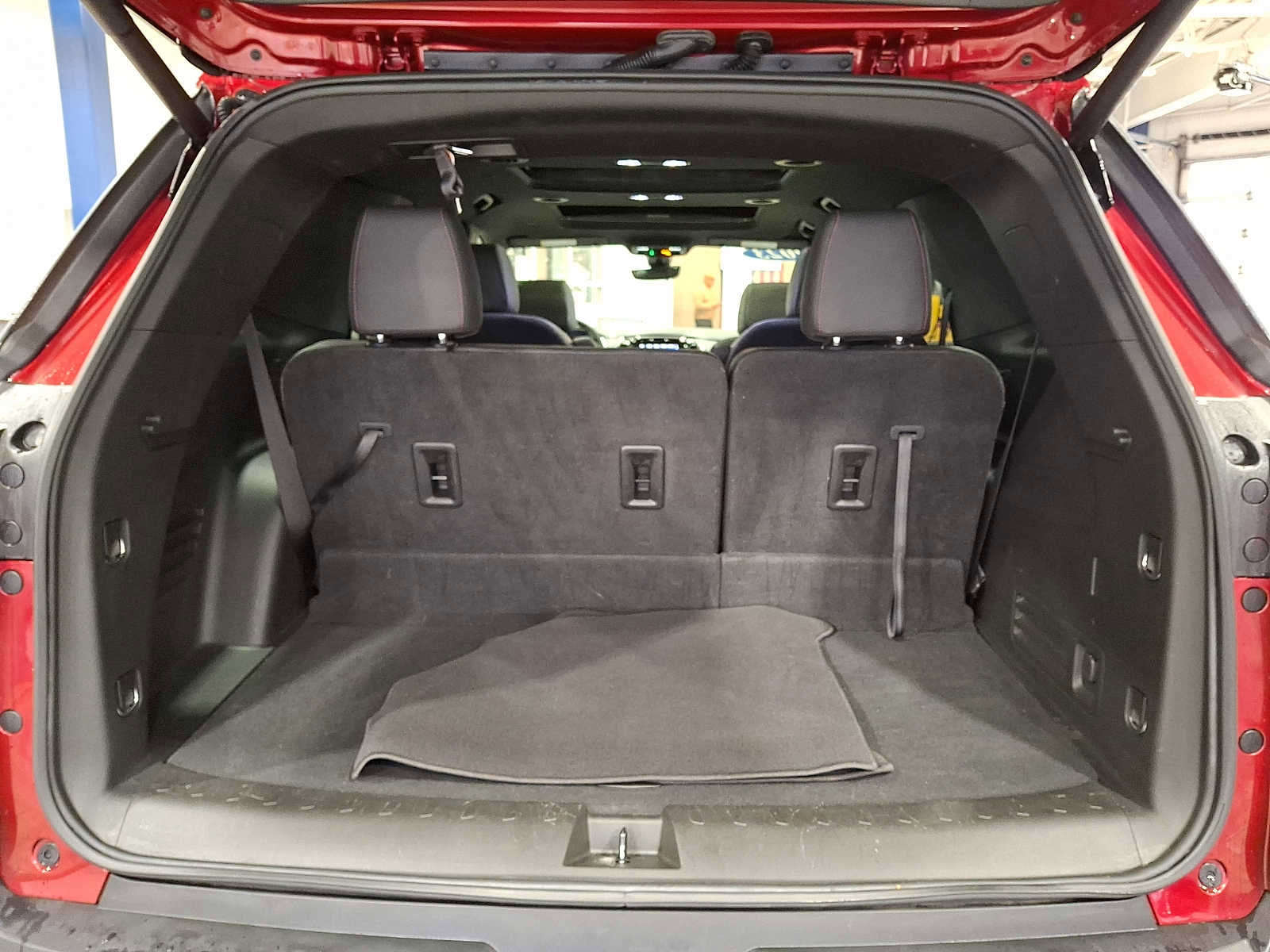 Used 2023 Chevrolet Traverse RS image 32