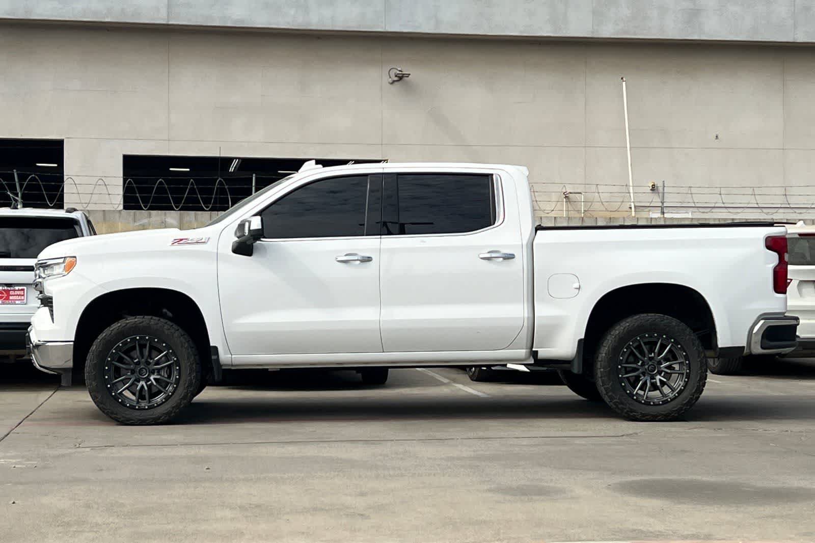 Used 2022 Chevrolet Silverado 1500 LTZ AWD/4WD image 6