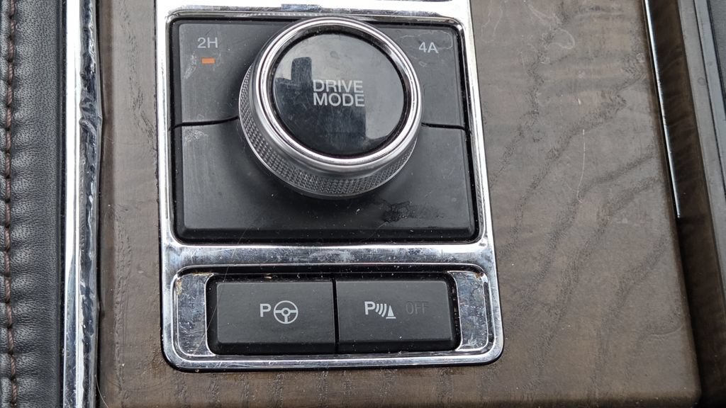 Used 2020 Ford Expedition Max Platinum AWD/4WD image 34