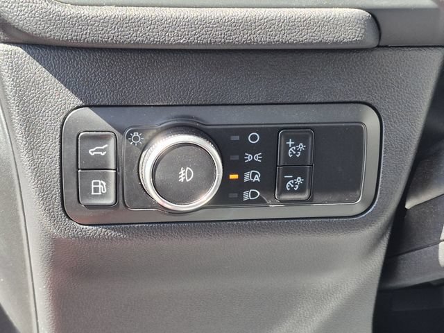 Used 2025 Ford Escape SE w/ Class II Trailer Tow Package FWD image 9