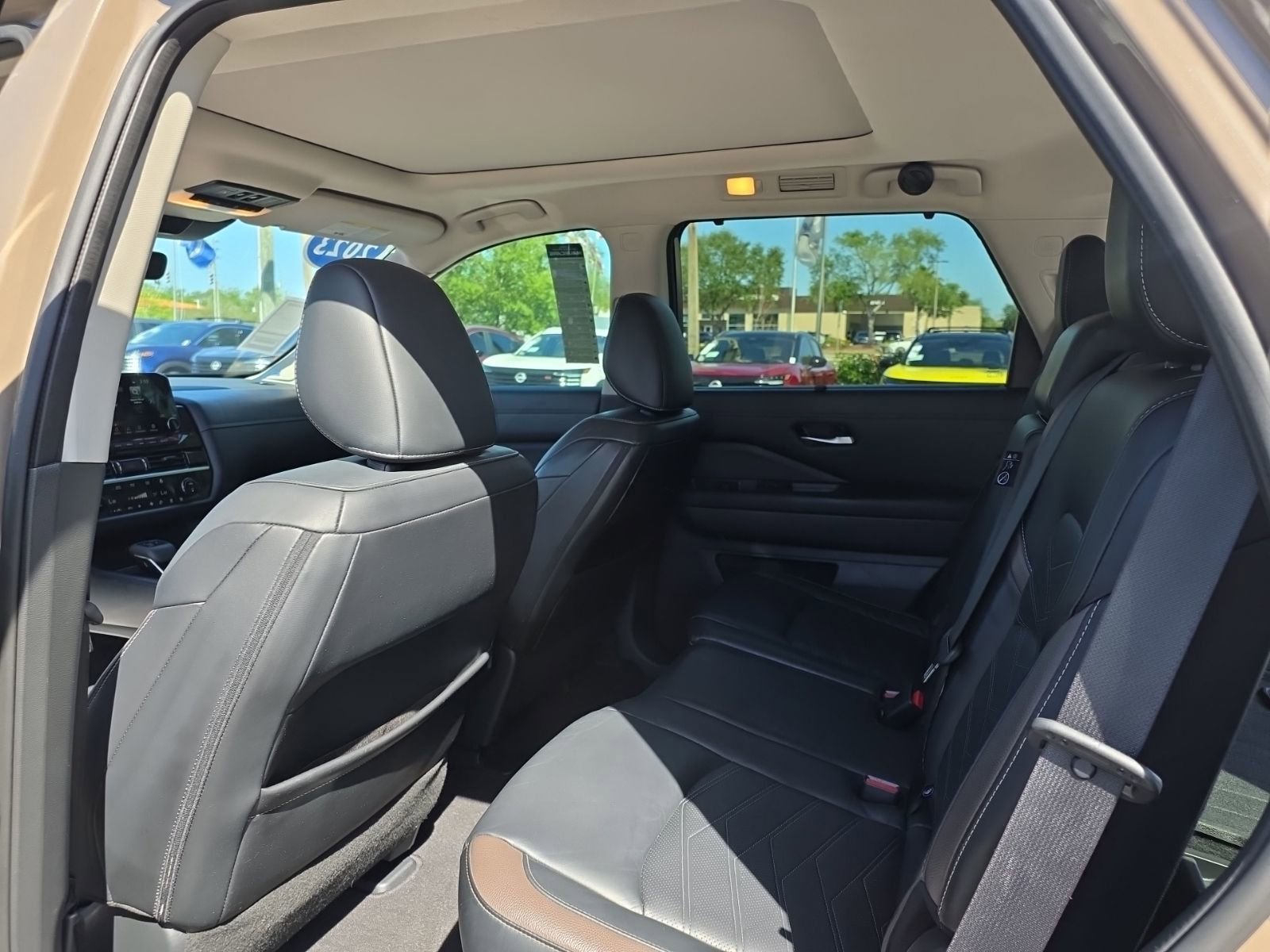 Certified 2023 Nissan Pathfinder Platinum w/ Cargo Package AWD/4WD image 20