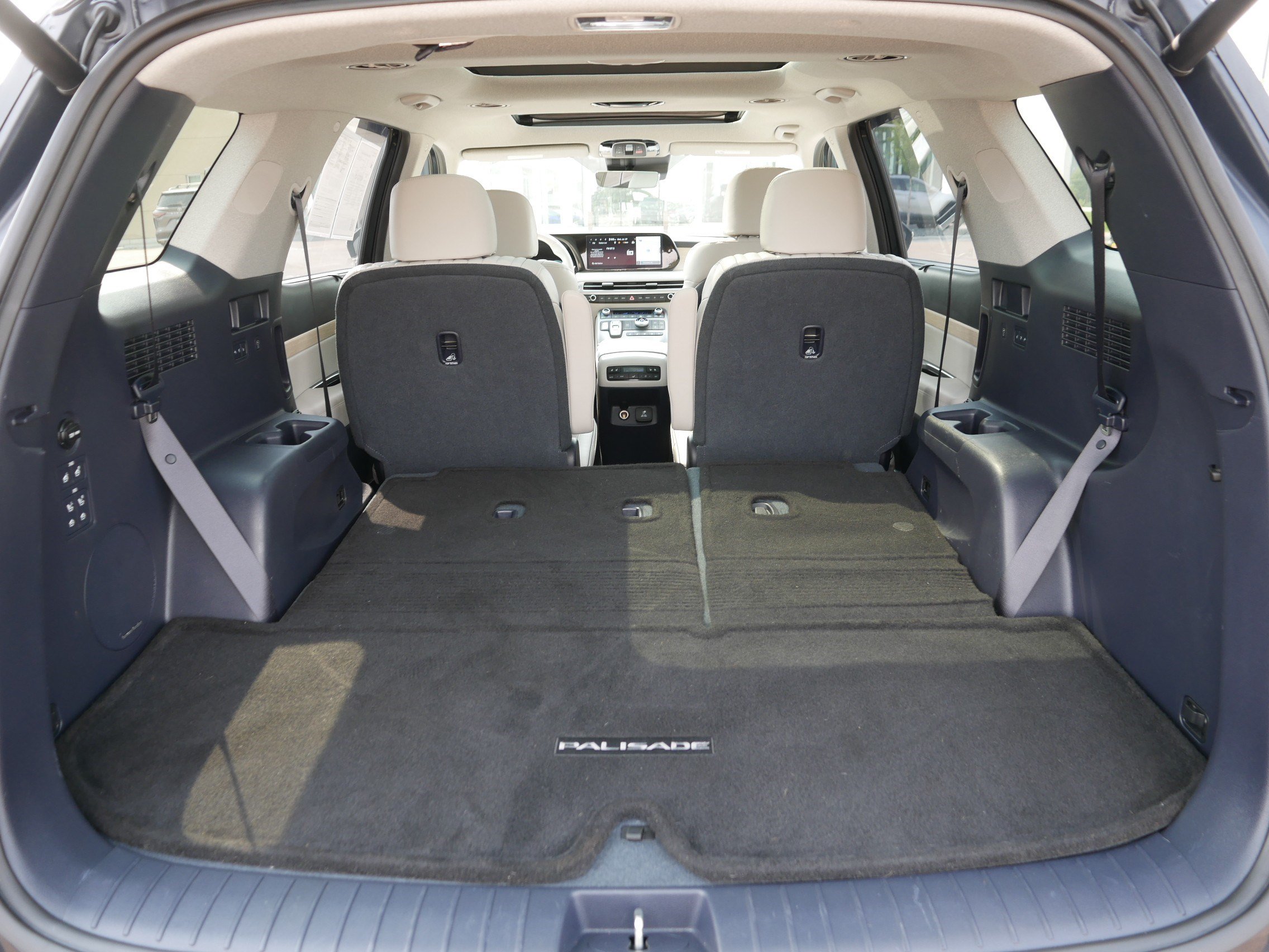 Certified 2023 Hyundai Palisade Limited w/ Cargo Package AWD/4WD image 18