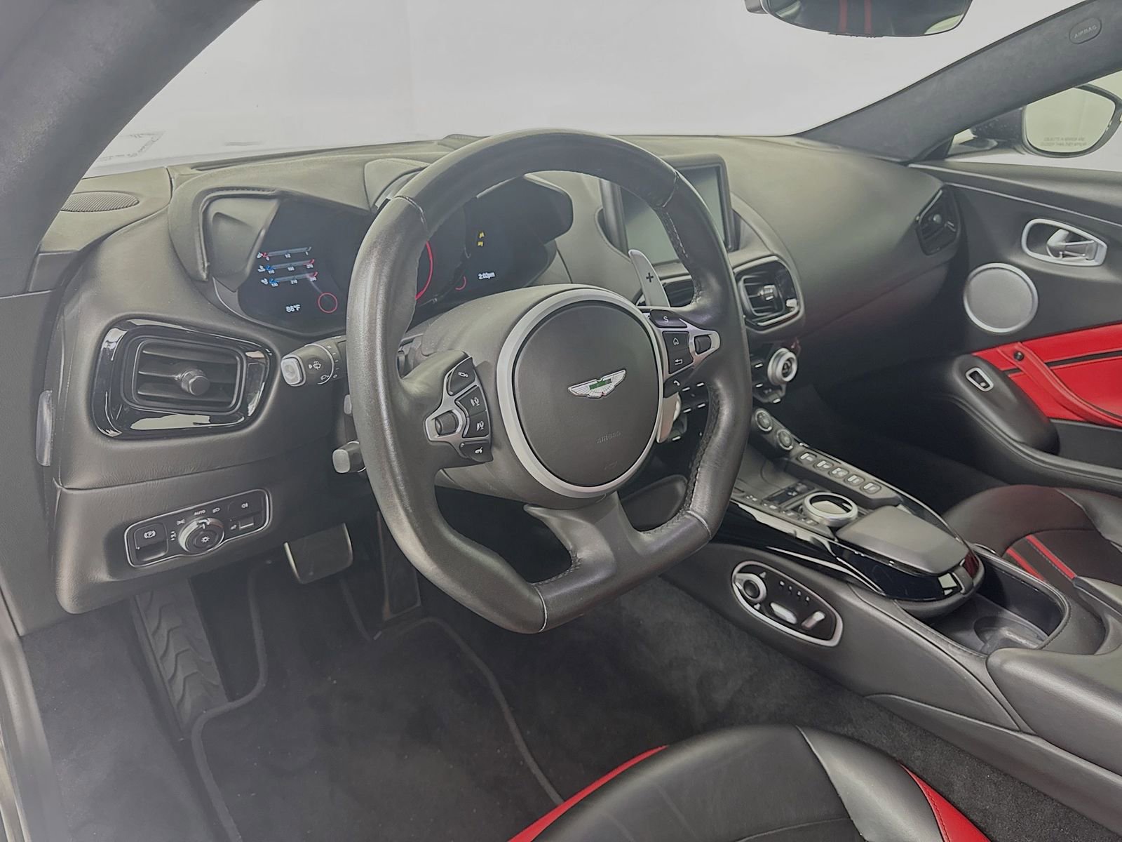Used 2020 Aston Martin V8 Vantage Coupe RWD image 7