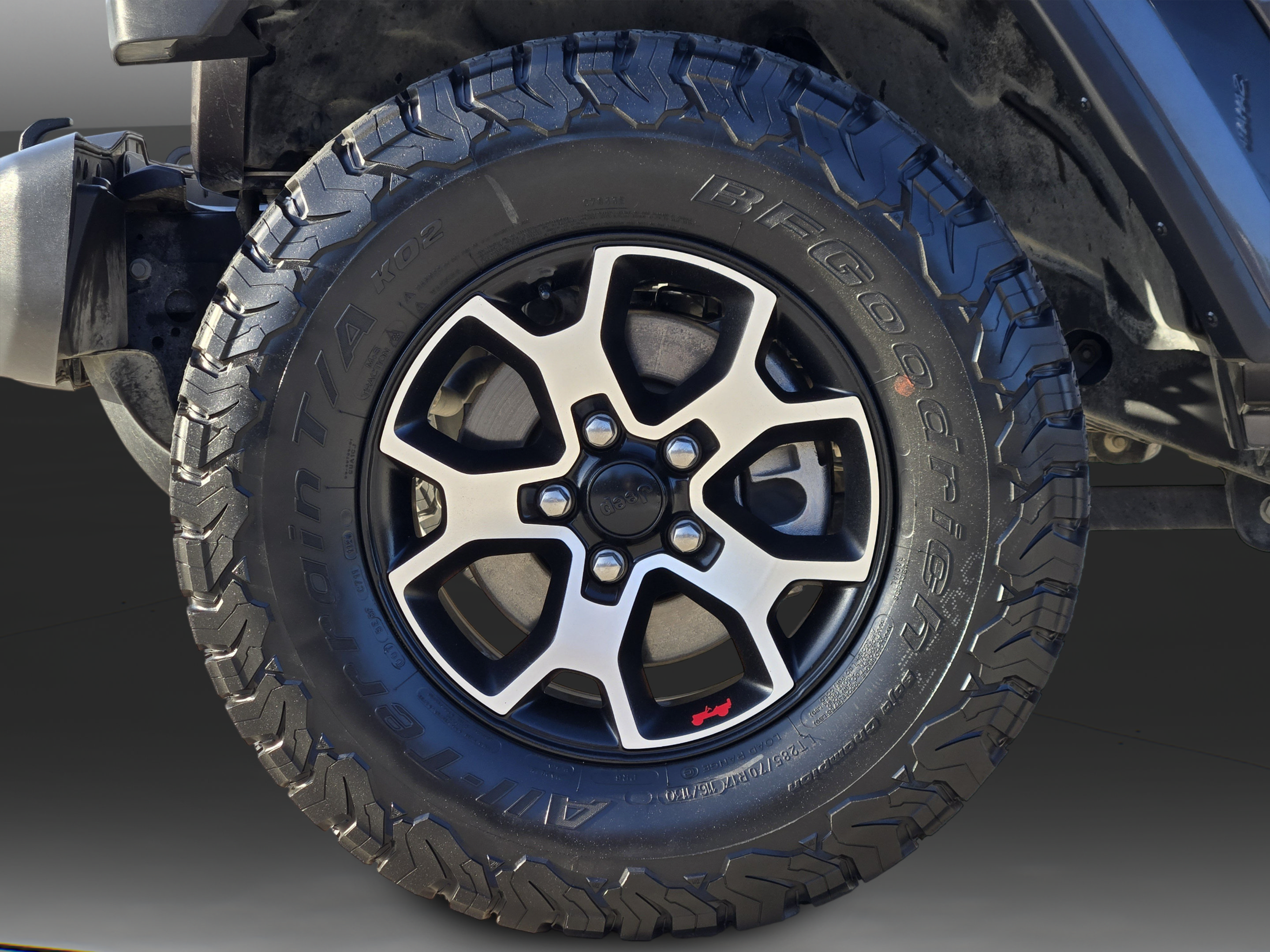 Used 2019 Jeep Wrangler Unlimited Sahara AWD/4WD image 31