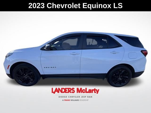 Used 2023 Chevrolet Equinox LS w/ LS Convenience Package image 3