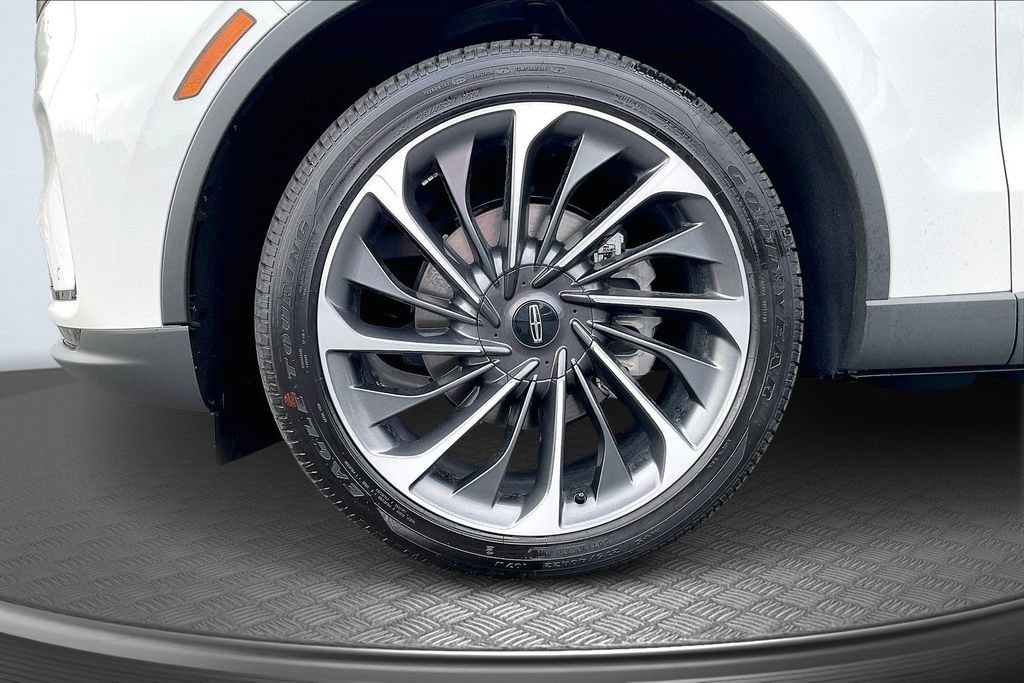 New 2026 Lincoln Aviator Reserve w/ Luxury Package RWD image 13