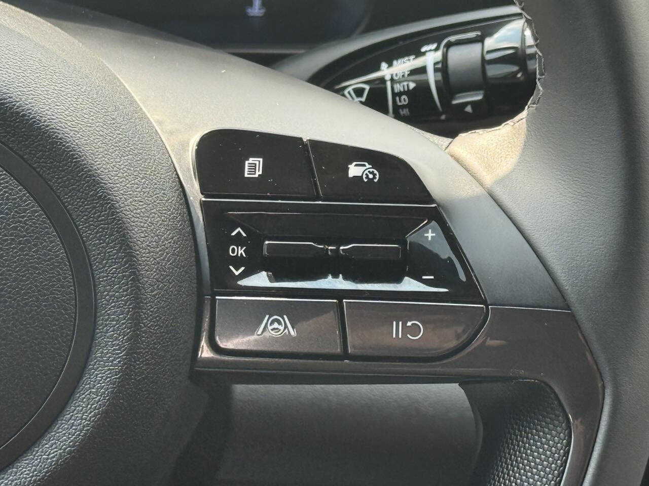 Used 2025 Hyundai Elantra Sport w/ Cargo Package image 15