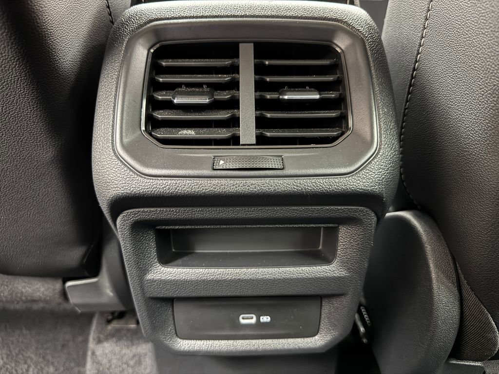 Used 2022 Volkswagen Taos SE image 25