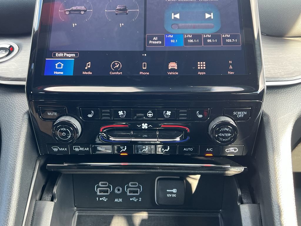 Used 2024 Jeep Grand Cherokee Limited w/ Luxury Tech Group II image 22