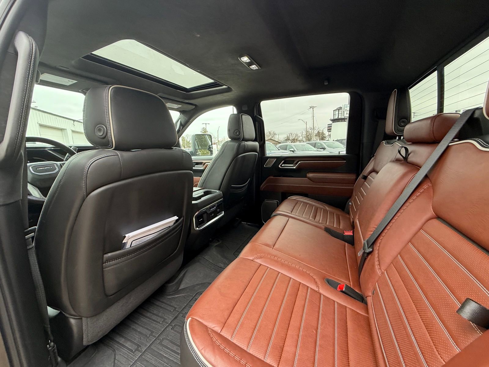 Used 2025 GMC Sierra 2500 Denali Ultimate image 24