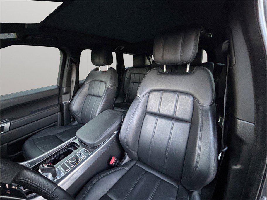 Used 2020 Land Rover Range Rover Sport SE image 18