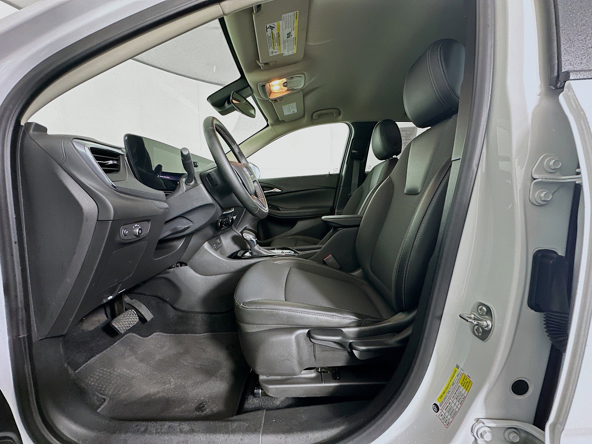 Used 2025 Buick Encore GX Preferred FWD image 13