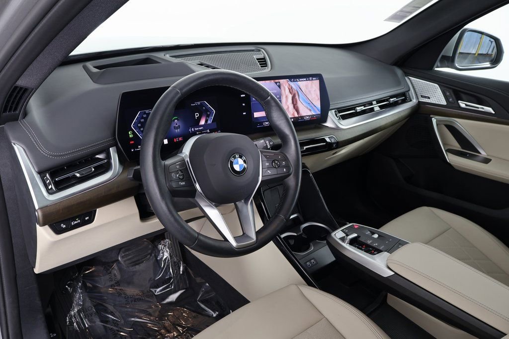 Used 2025 BMW X1 xDrive28i w/ Premium Package AWD/4WD image 7