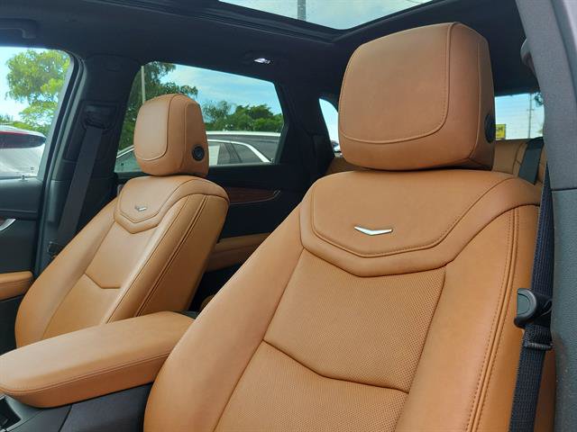 Certified 2023 Cadillac XT5 Premium Luxury FWD image 16