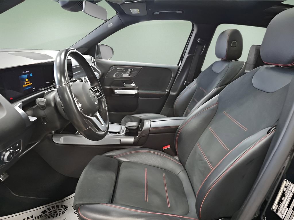 Used 2022 Mercedes-Benz GLB 250 4MATIC w/ AMG Line image 5
