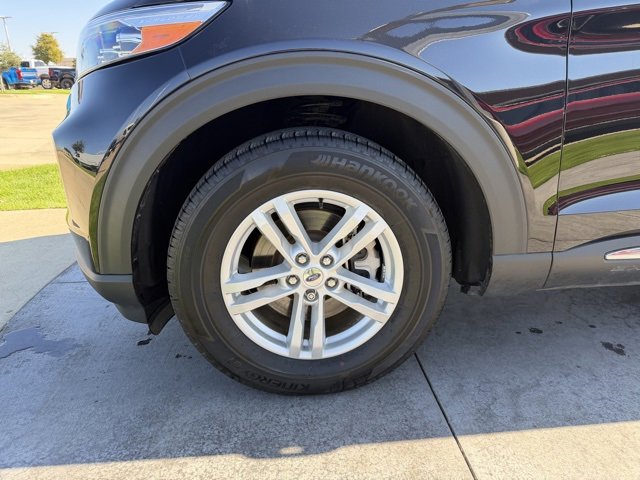 Used 2024 Ford Explorer XLT image 4