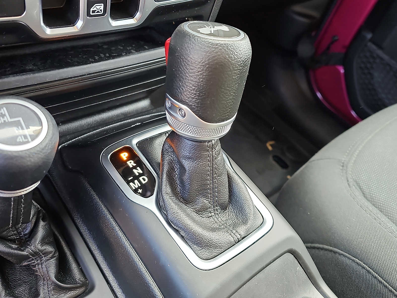 Used 2022 Jeep Wrangler Unlimited Sport image 14