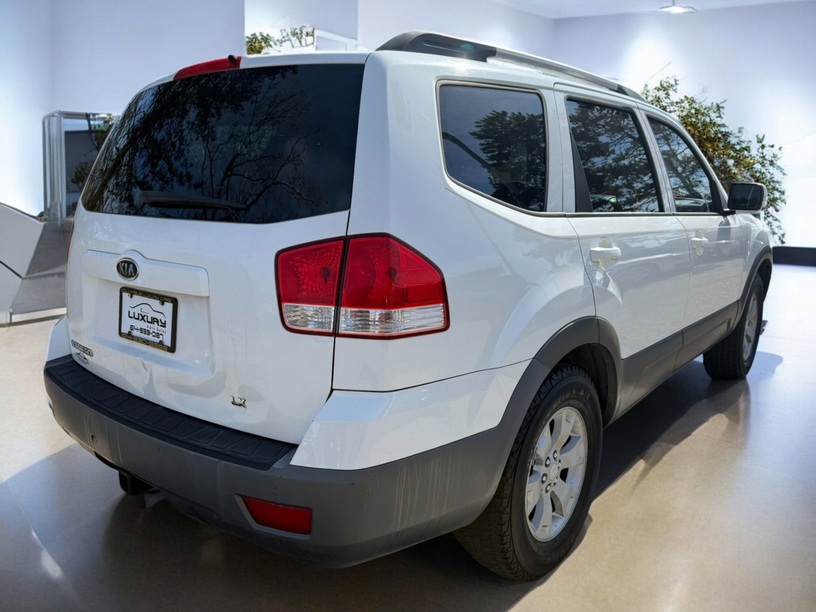 Used 2009 Kia Borrego LX image 10