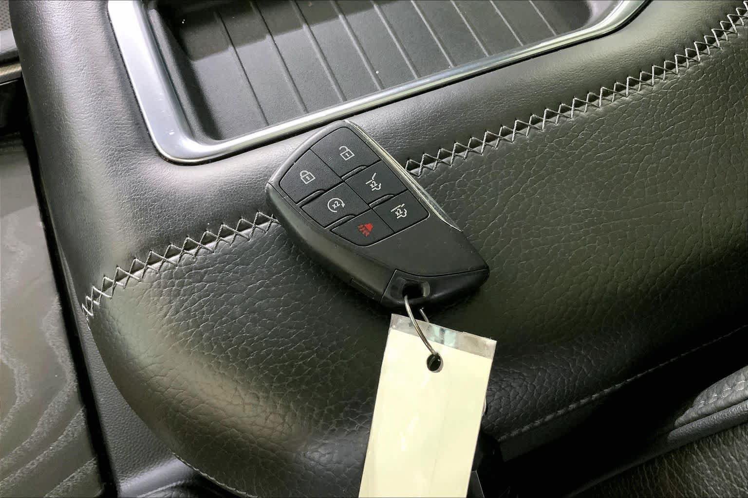 Used 2022 GMC Yukon XL Denali AWD/4WD image 14
