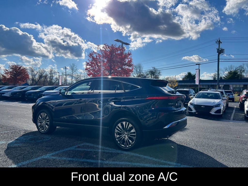 Used 2023 Toyota Venza Limited image 8