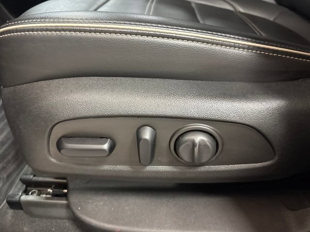 Used 2023 GMC Acadia Denali FWD image 22