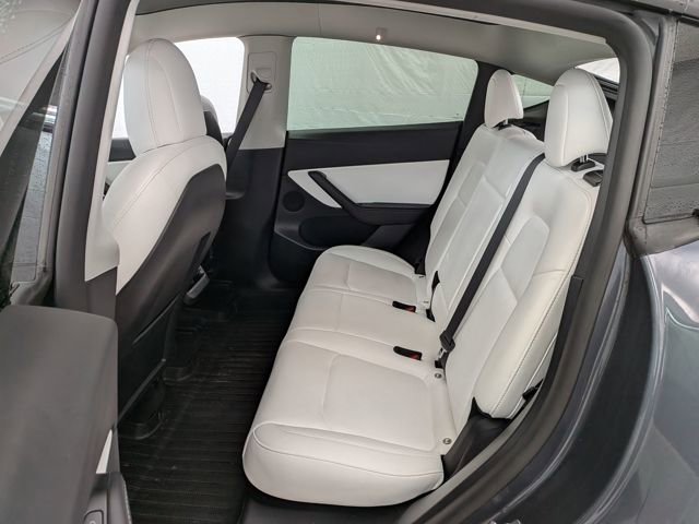Used 2022 Tesla Model Y Performance image 17