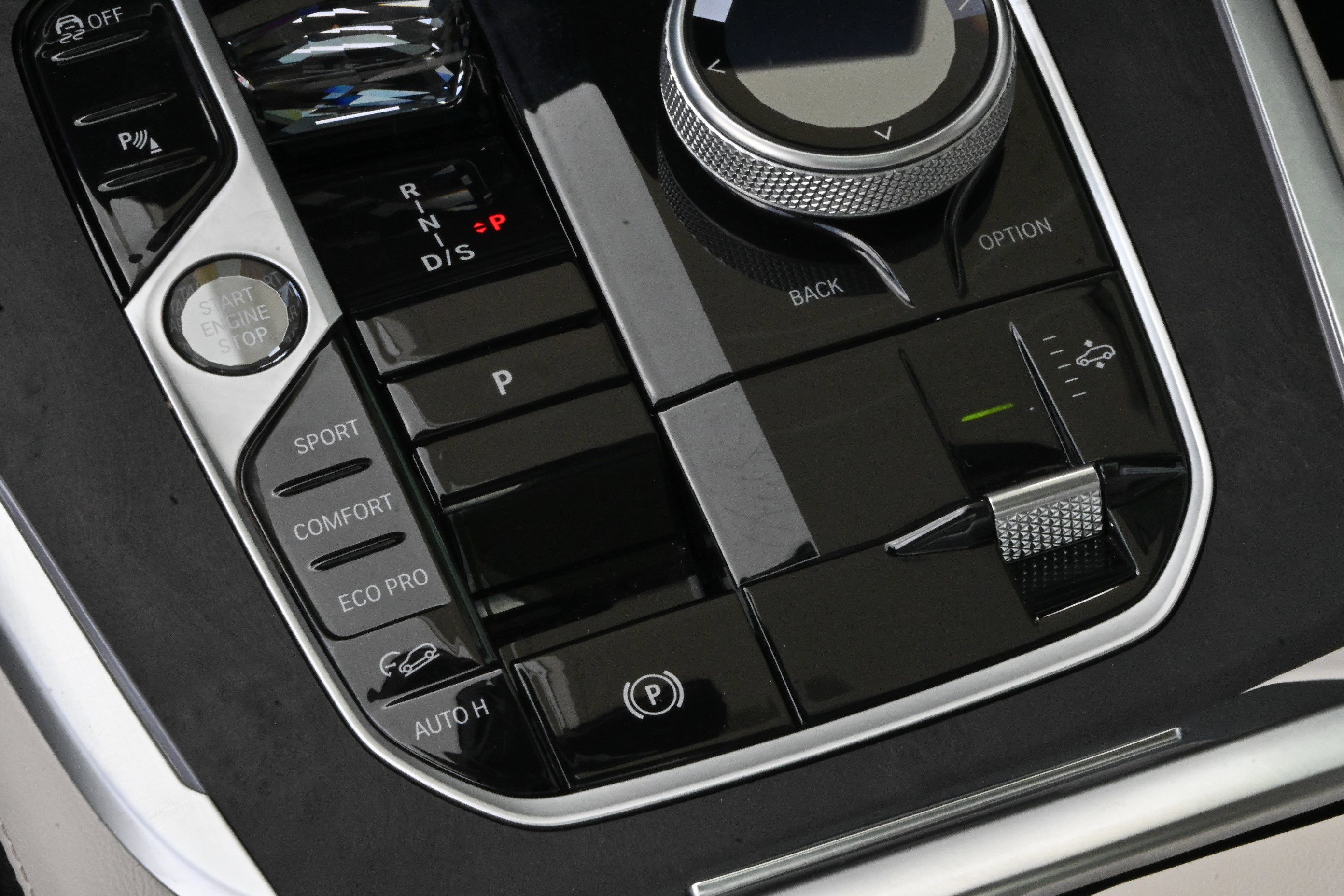 Certified 2025 BMW X7 xDrive40i w/ Executive Package image 24