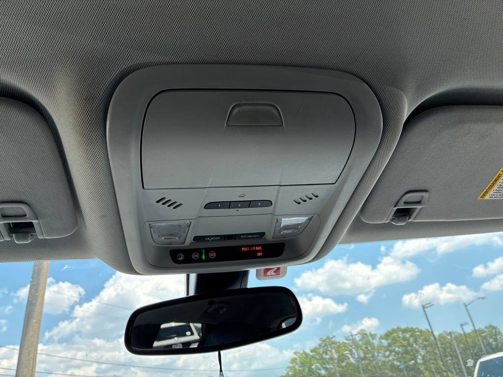 Used 2019 Chevrolet Blazer LT FWD image 17