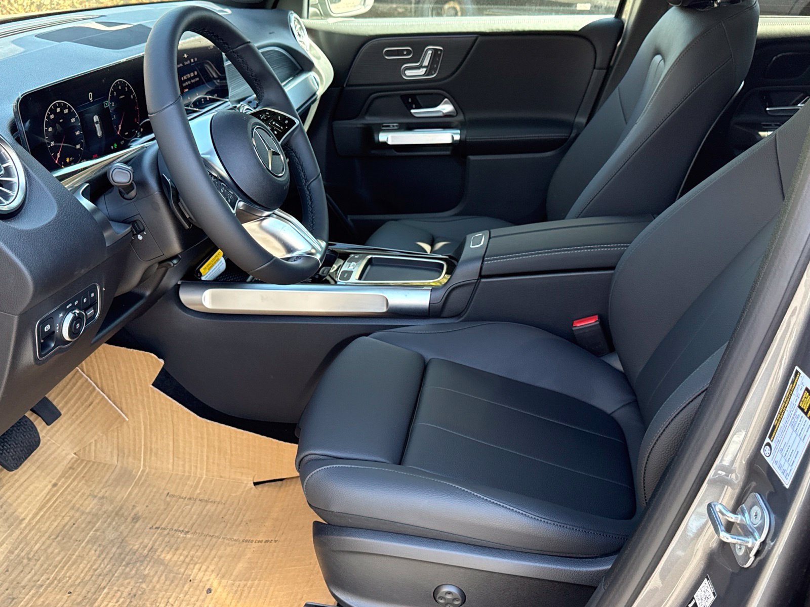 New 2026 Mercedes-Benz GLB 250 4MATIC image 19