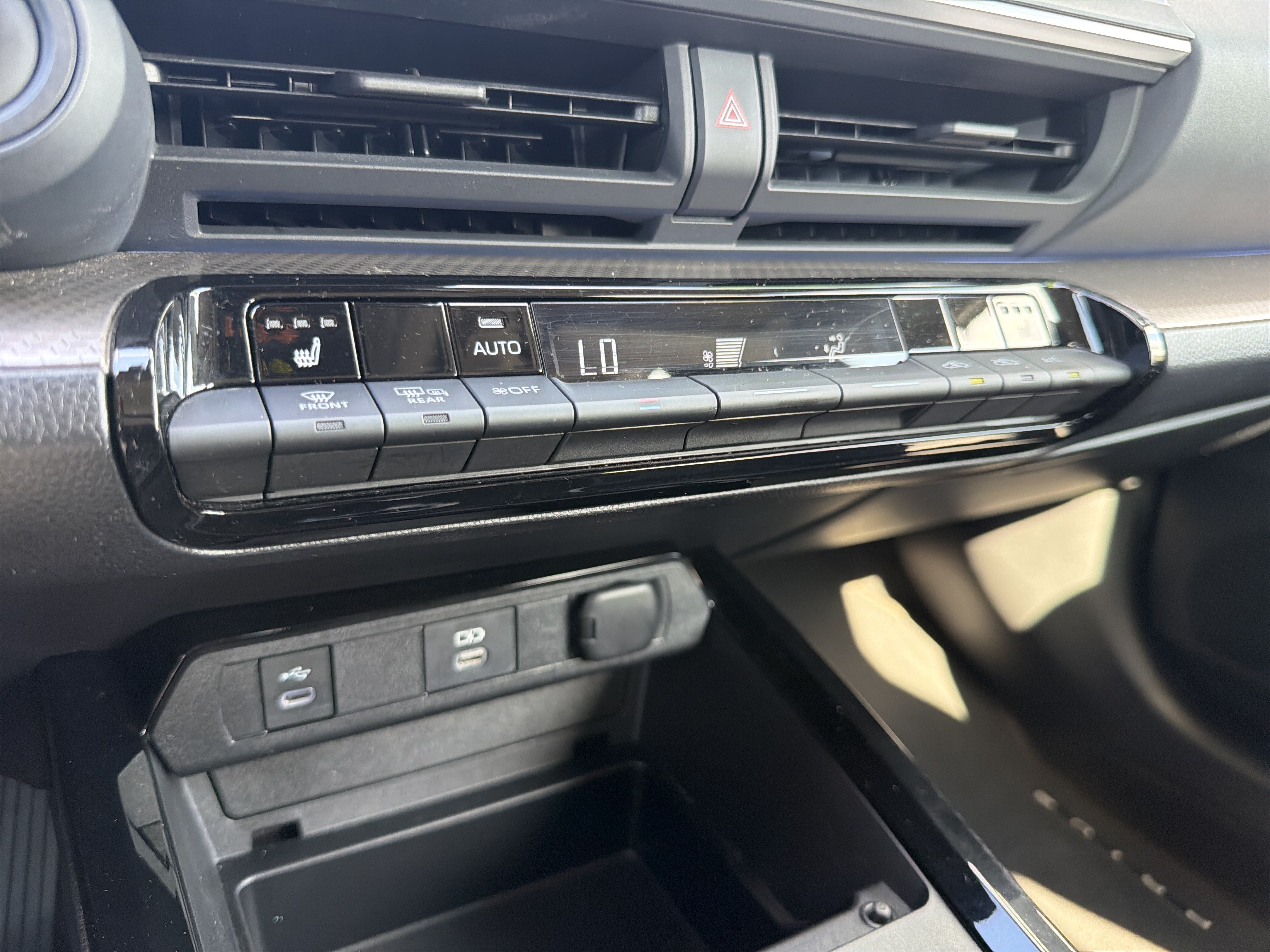 Certified 2024 Toyota Prius XLE AWD/4WD image 8
