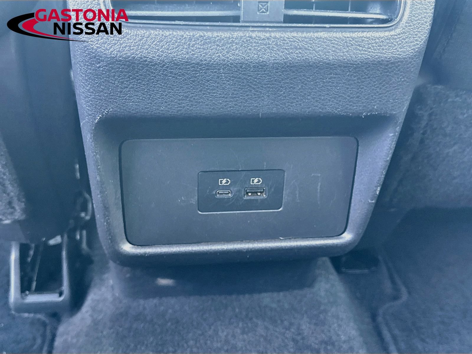 Used 2022 Nissan Rogue SV FWD image 32