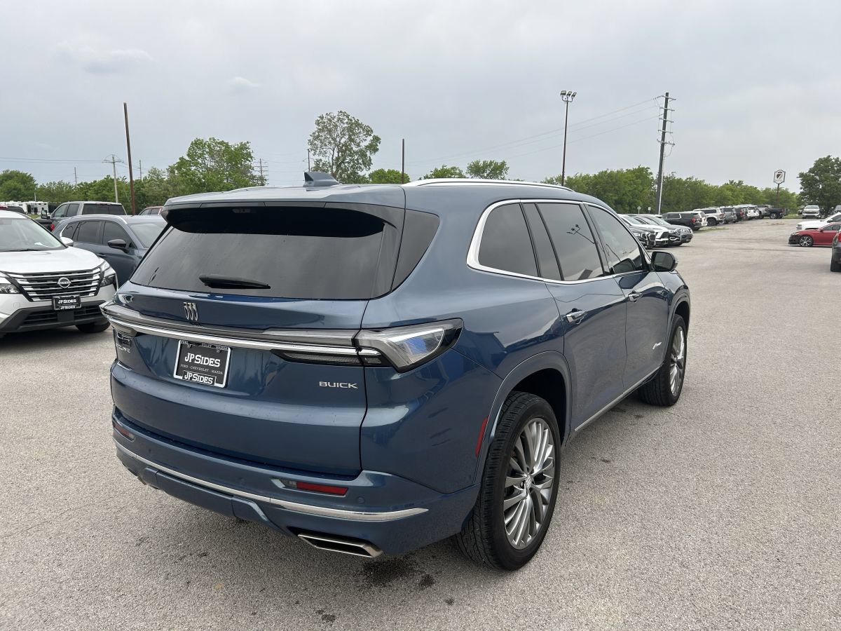 Used 2025 Buick Enclave Avenir w/ Super Cruise Package FWD image 6