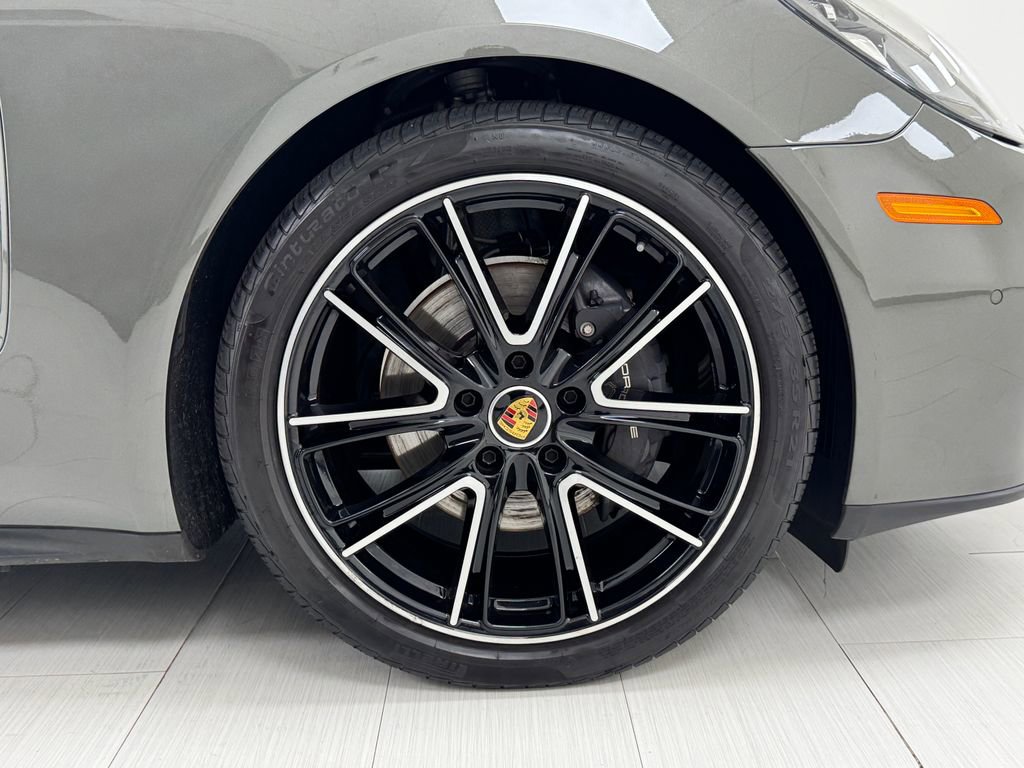 Used 2023 Porsche Panamera 4 Platinum Edition image 45