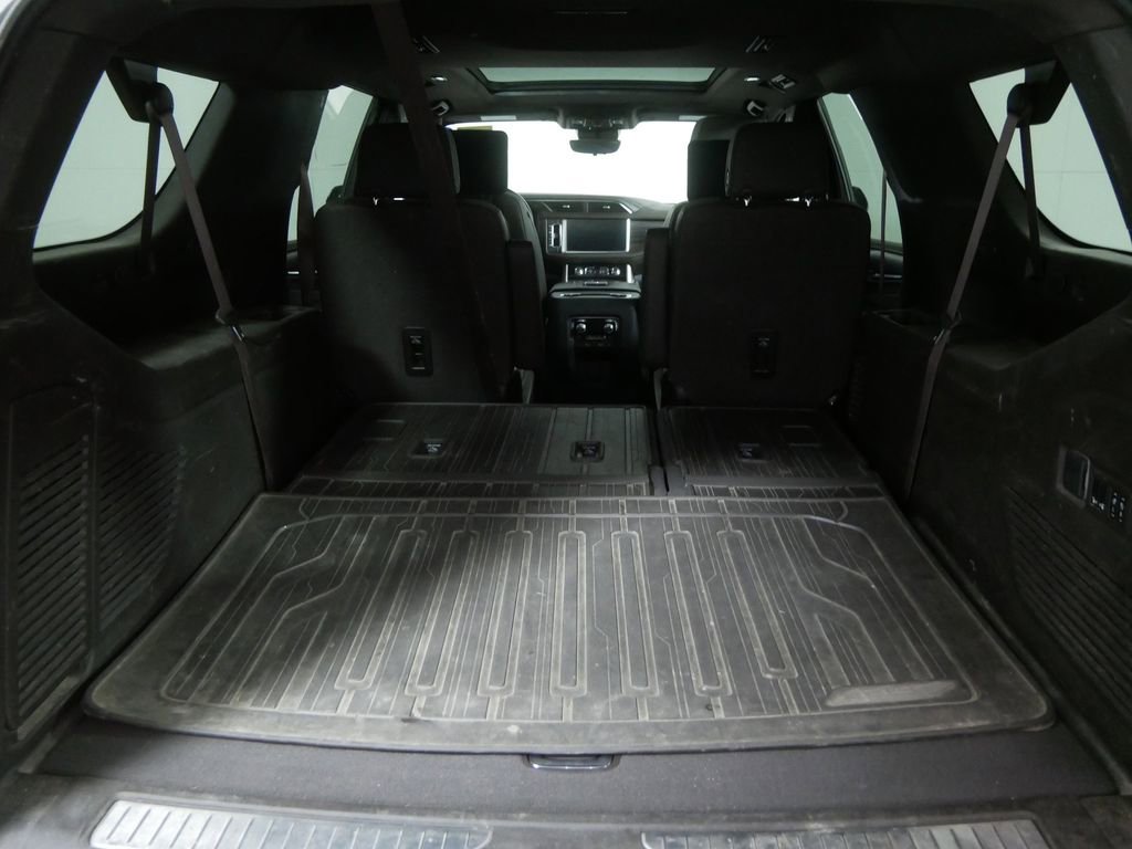Used 2023 GMC Yukon XL Denali w/ Denali Reserve Package AWD/4WD image 7