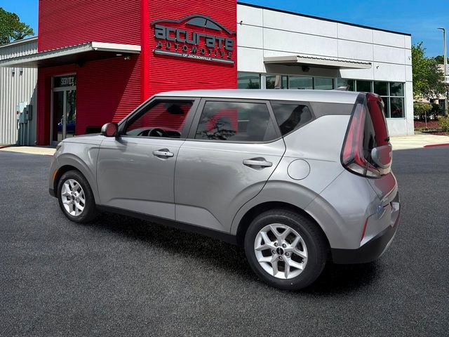 Used 2023 Kia Soul S image 3