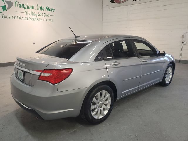 Used 2013 Chrysler 200 Touring FWD image 7