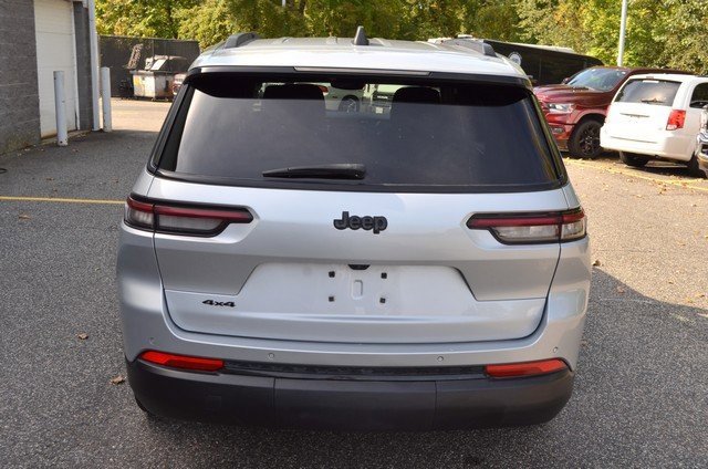 Used 2023 Jeep Grand Cherokee L Laredo image 7