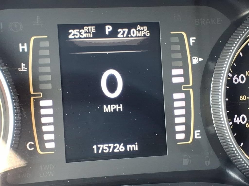 Used 2021 Jeep Cherokee Latitude Lux AWD/4WD image 23
