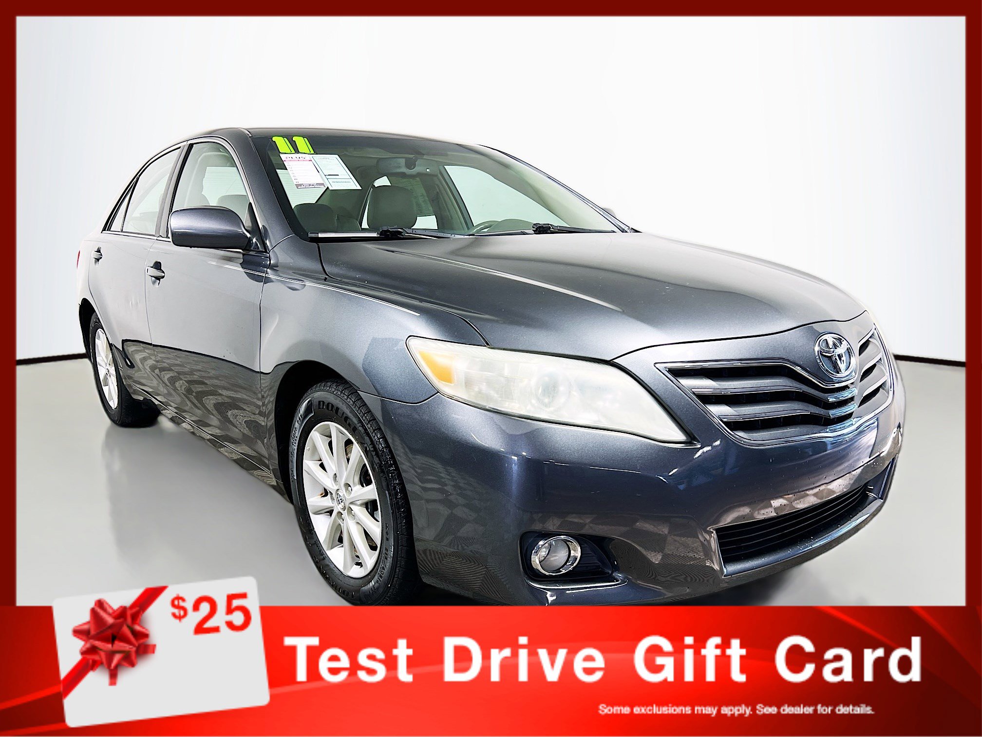 Used 2011 Toyota Camry XLE w/ SE/XLE Extra-Value Pkg image 1
