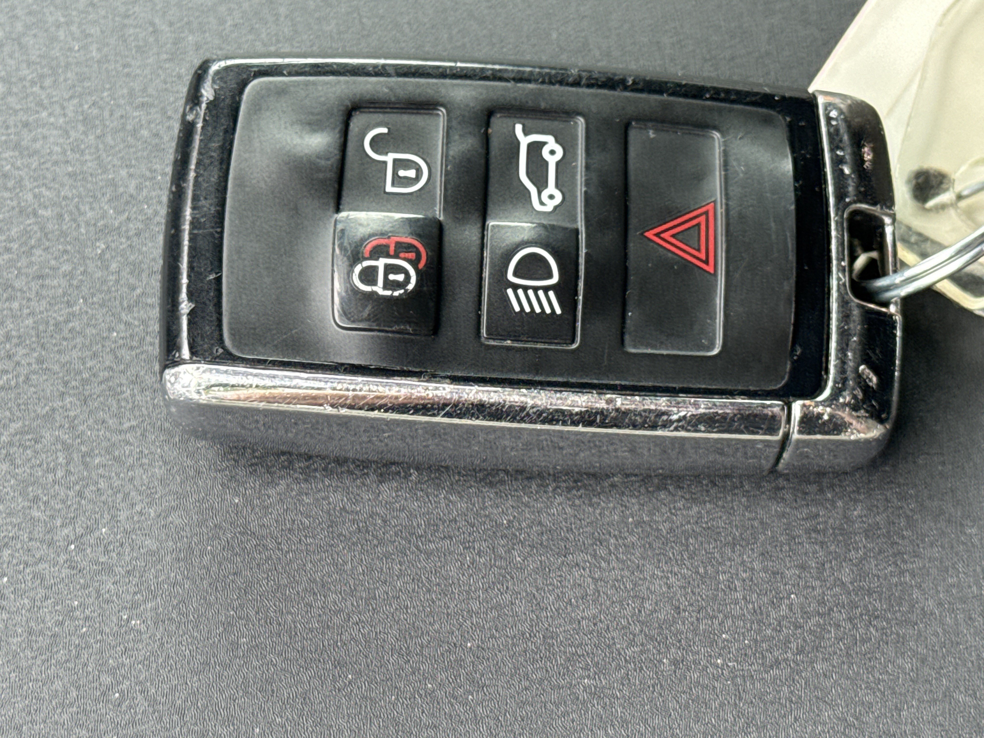 Used 2020 Land Rover Discovery Landmark AWD/4WD image 36