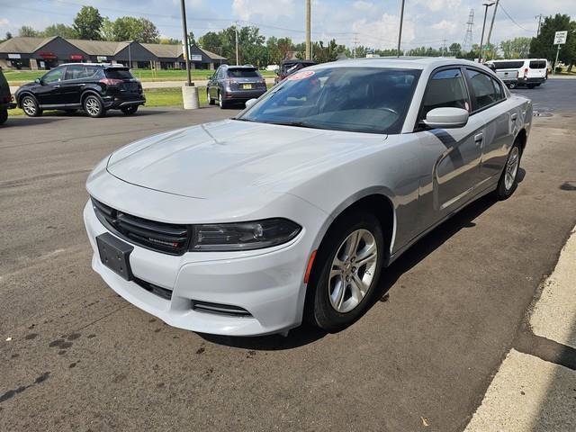 Used 2022 Dodge Charger SXT w/ Leather Interior Group image 2